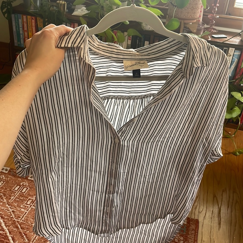 Short sleeve button up top